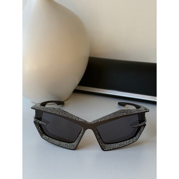 NEW Givenchy GV40082I Cut Mask Black Crystal Sunglasses - Picture 5 of 9